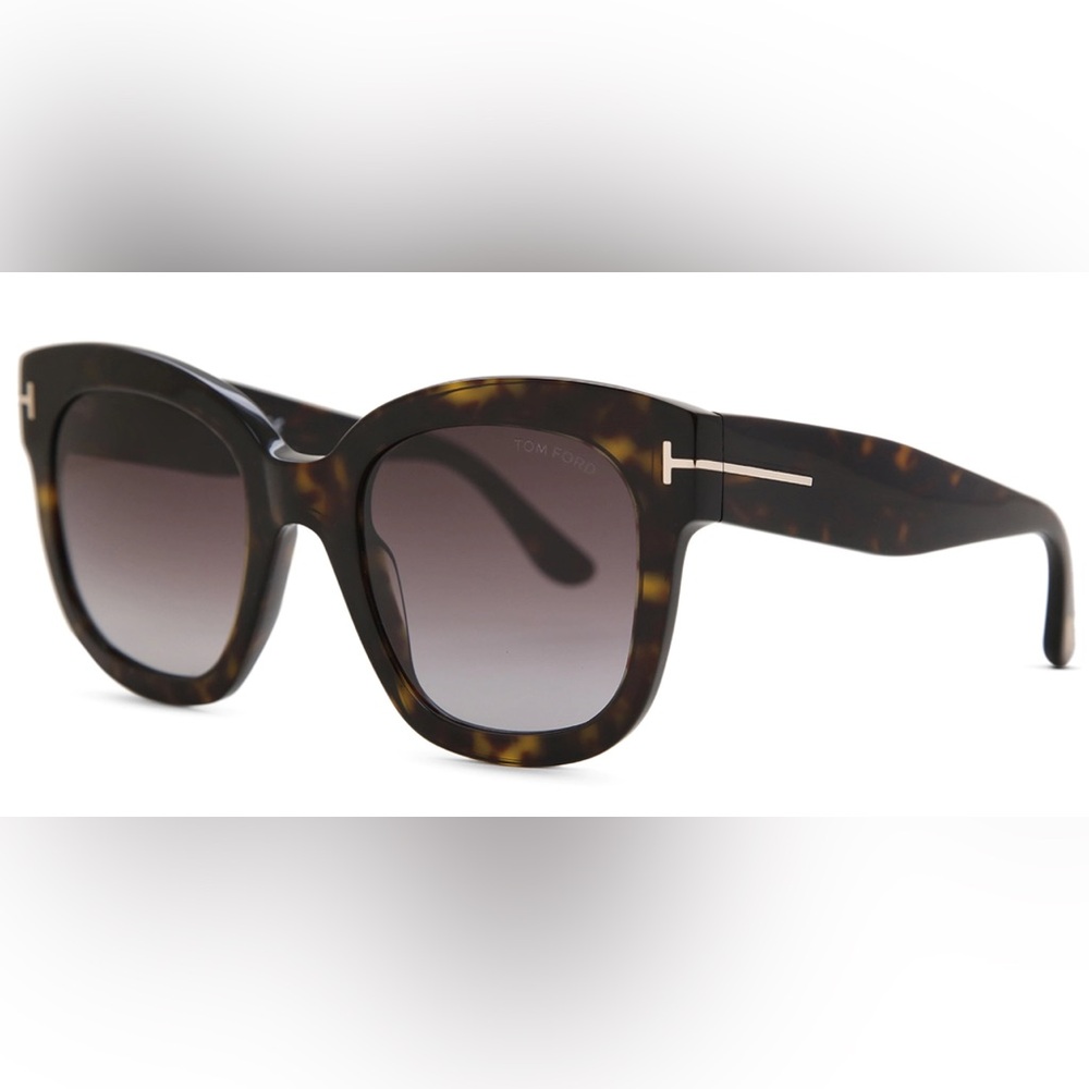 Tom Ford
FT0613 BEATRIX-02 52T Colour: DARK TORTOISE - Brand New w/Box